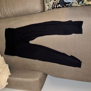 Black lululemon leggings, used, size 6